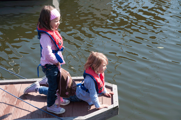 kinder-im-hafen