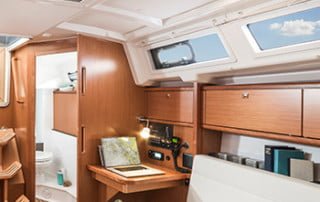 Bavaria Cruiser 34 Sofa