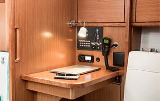 Bavaria Cruiser 34 Kartentisch